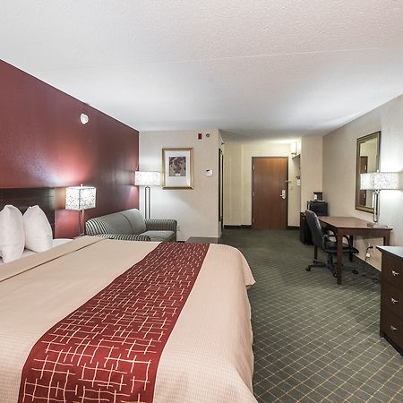 Red Roof Inn Hartford- New Britain Bagian luar foto
