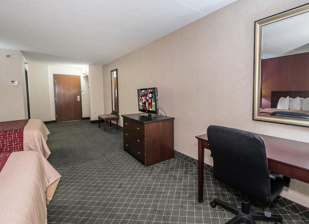 Red Roof Inn Hartford- New Britain Bagian luar foto