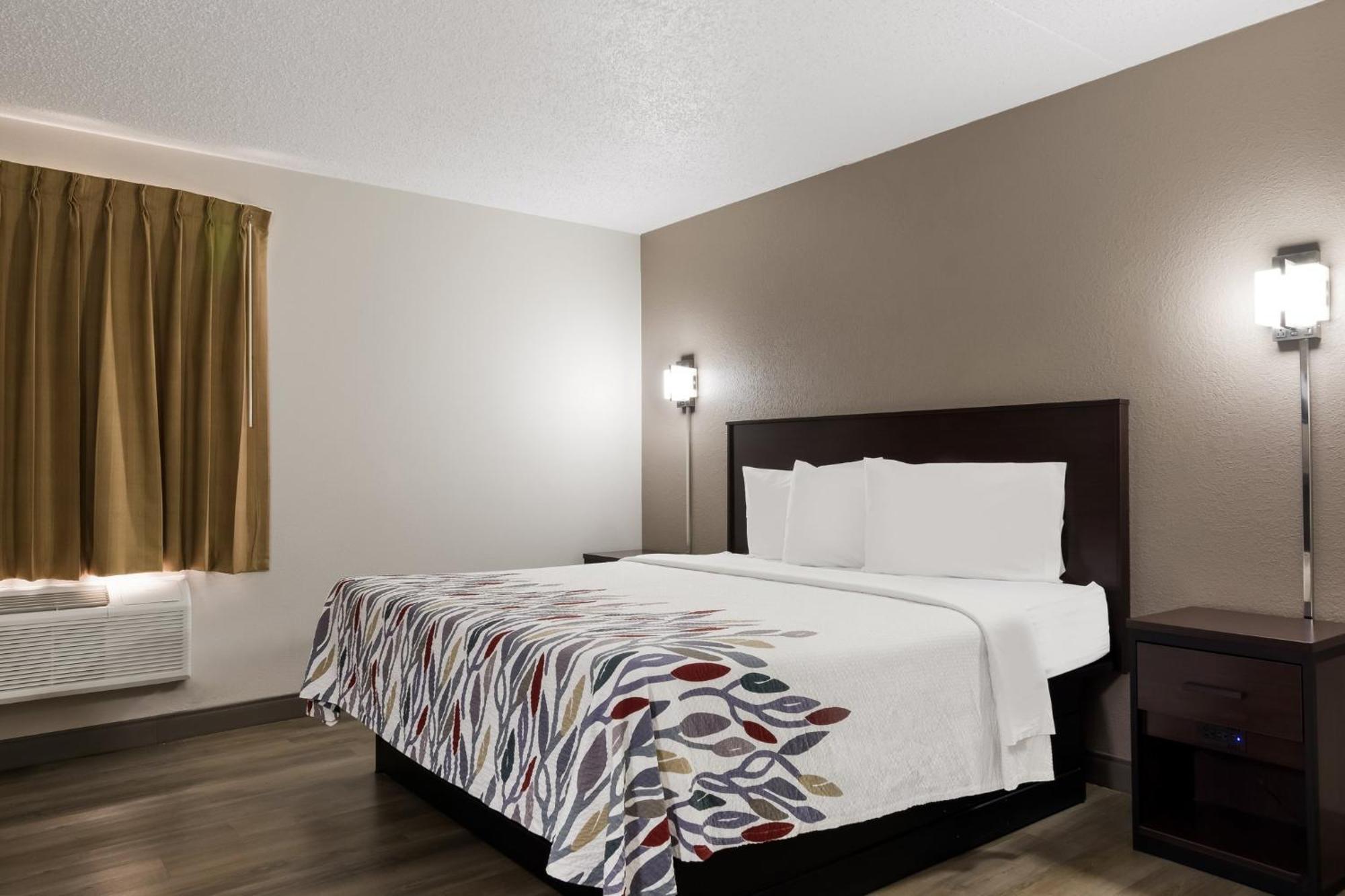 Red Roof Inn Hartford- New Britain Bagian luar foto