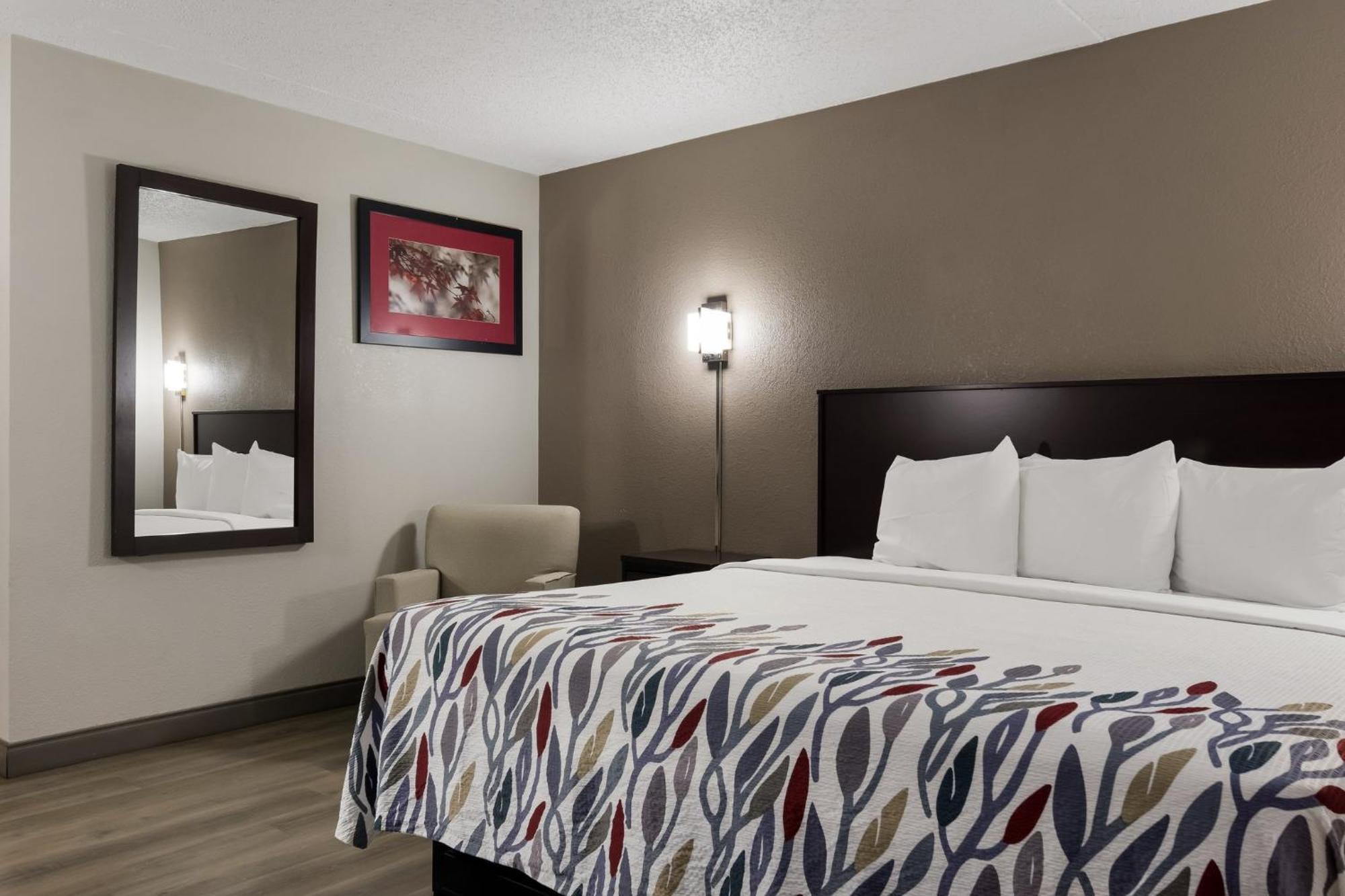 Red Roof Inn Hartford- New Britain Bagian luar foto
