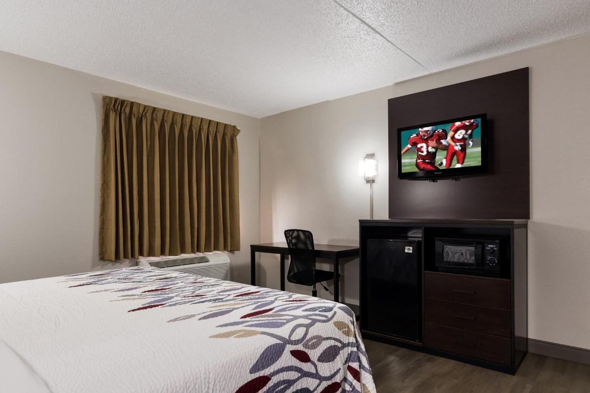 Red Roof Inn Hartford- New Britain Bagian luar foto