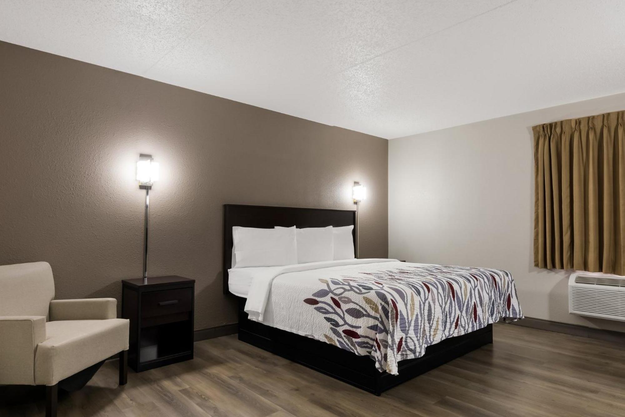 Red Roof Inn Hartford- New Britain Bagian luar foto