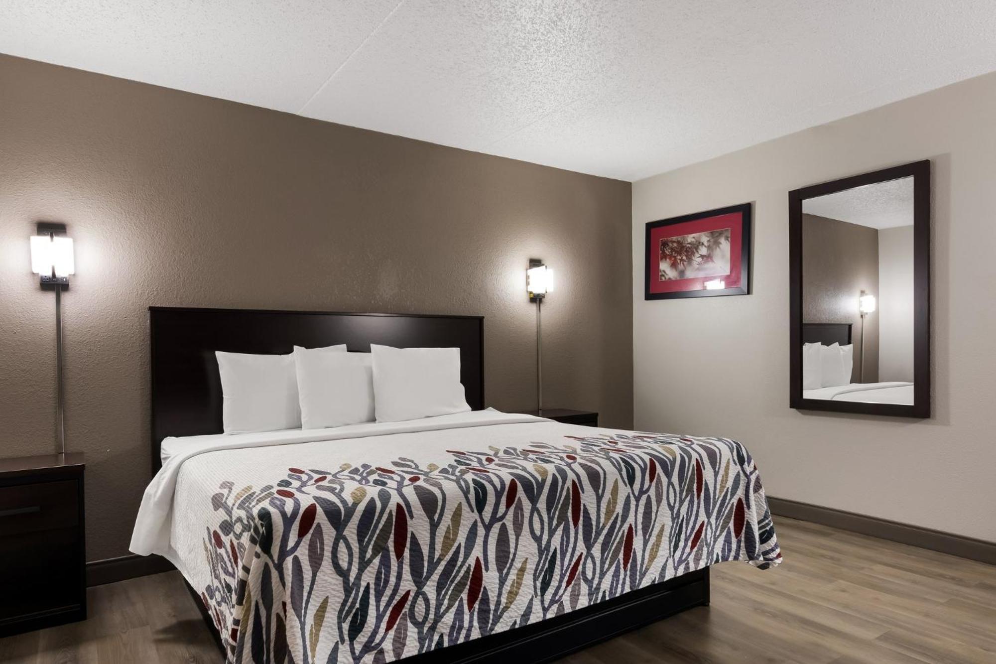 Red Roof Inn Hartford- New Britain Bagian luar foto