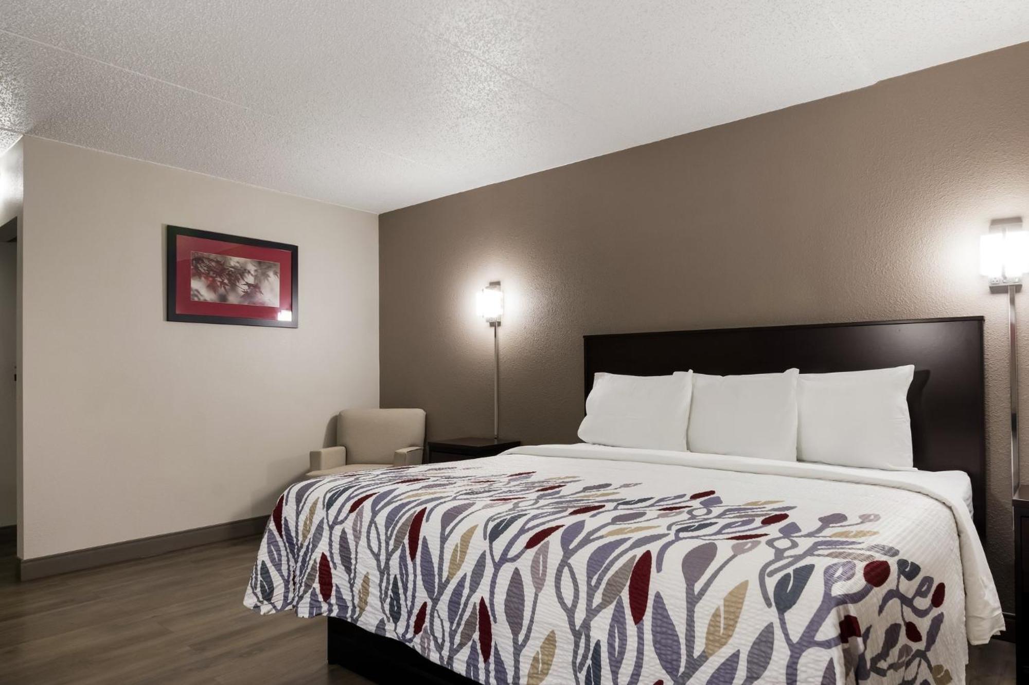 Red Roof Inn Hartford- New Britain Bagian luar foto