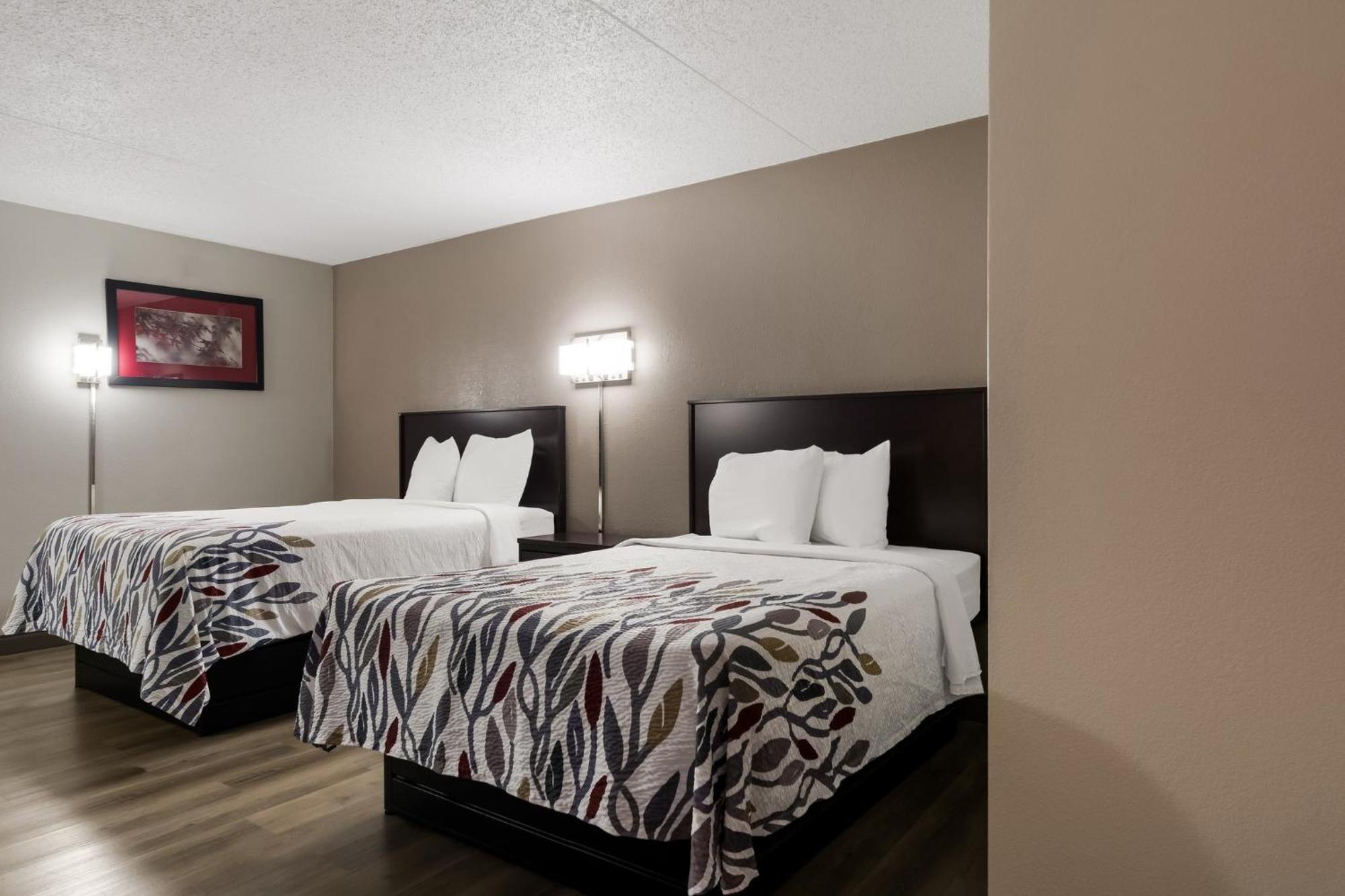 Red Roof Inn Hartford- New Britain Bagian luar foto