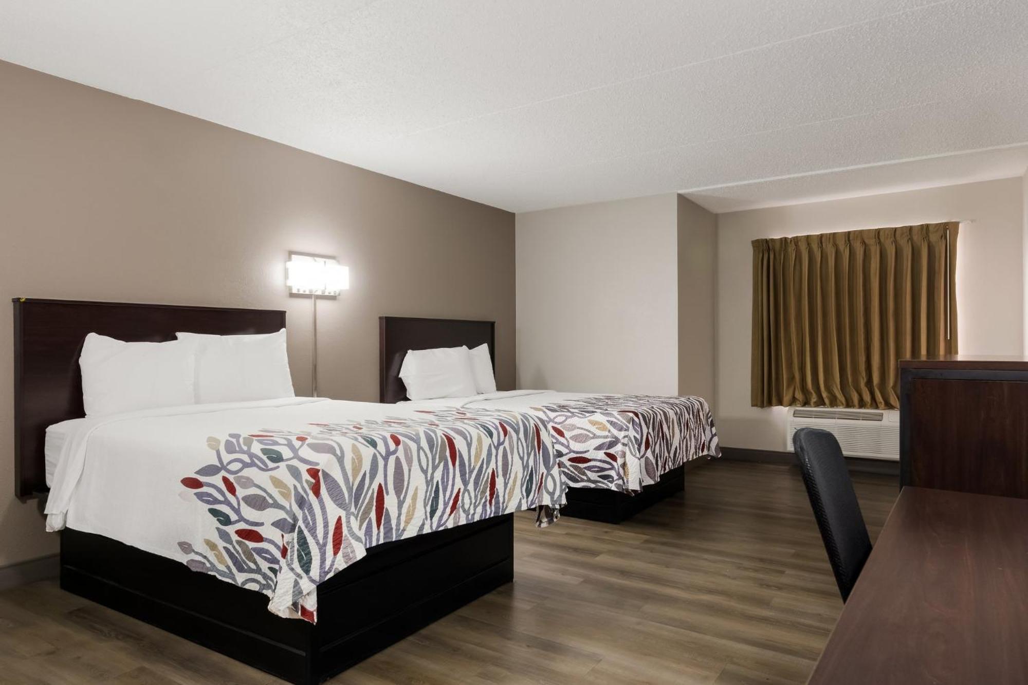 Red Roof Inn Hartford- New Britain Bagian luar foto