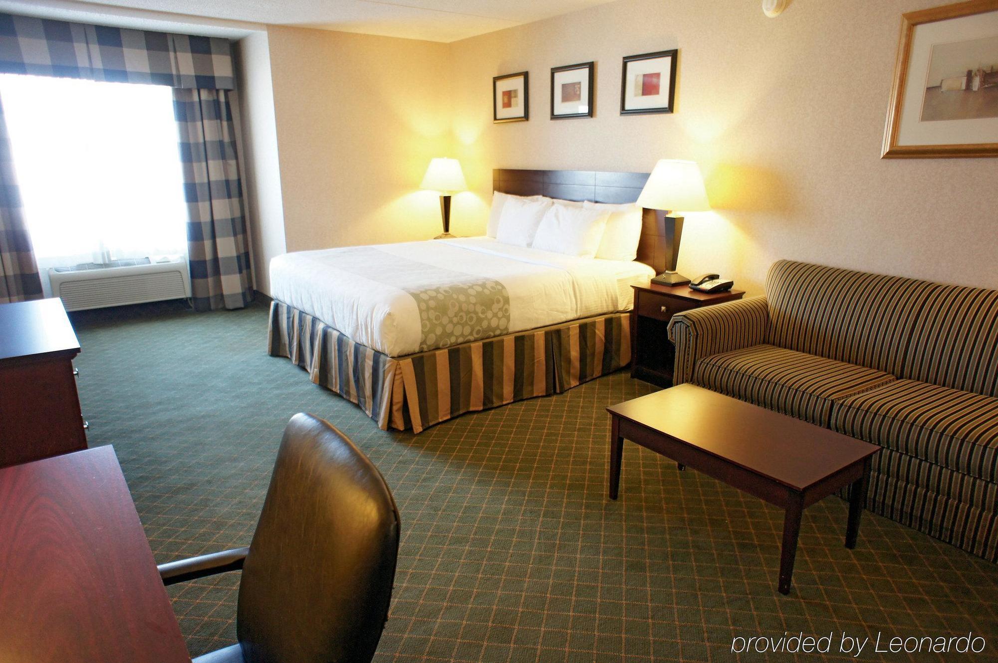 Red Roof Inn Hartford- New Britain Bagian luar foto