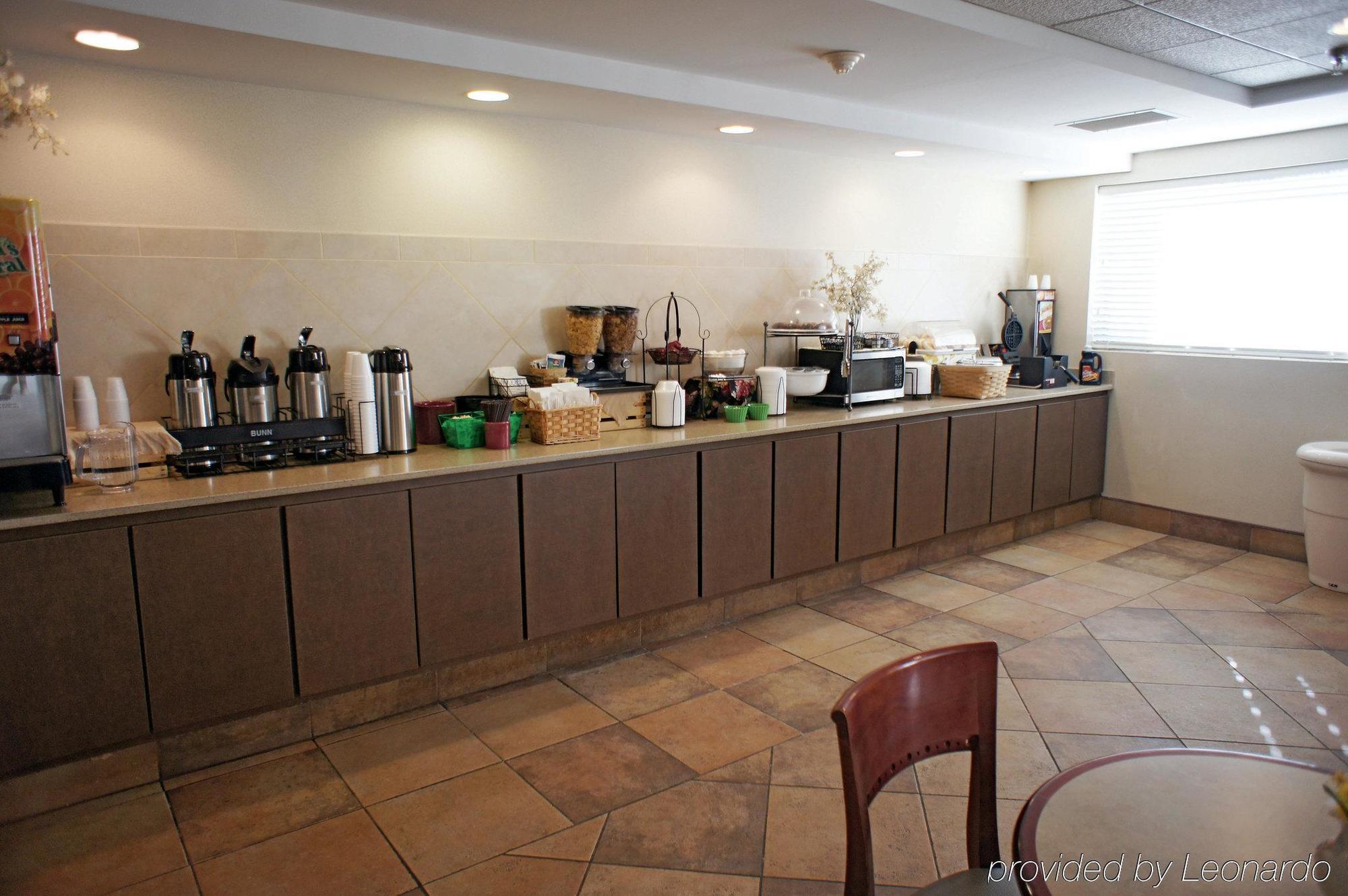Red Roof Inn Hartford- New Britain Bagian luar foto