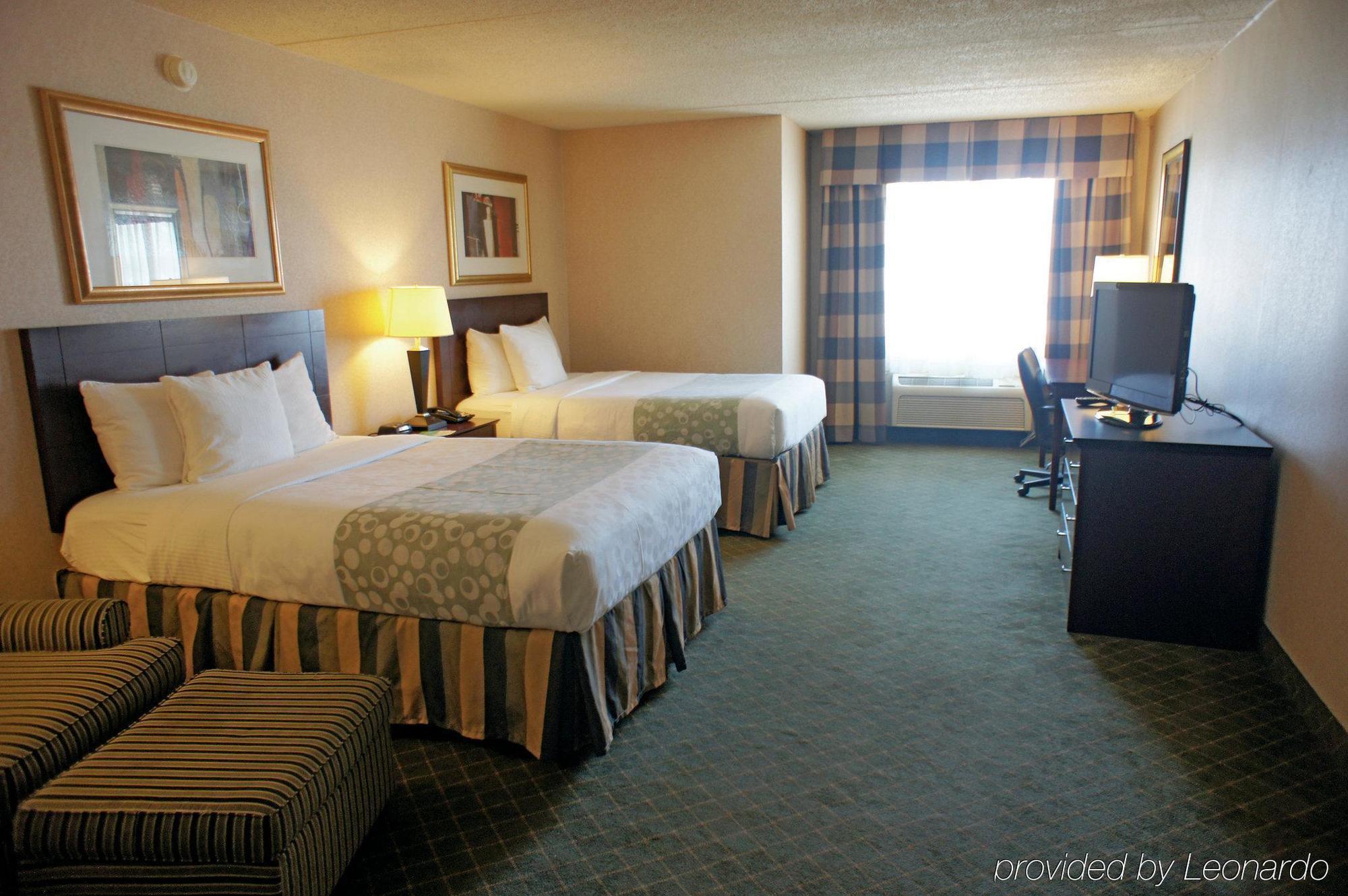 Red Roof Inn Hartford- New Britain Bagian luar foto