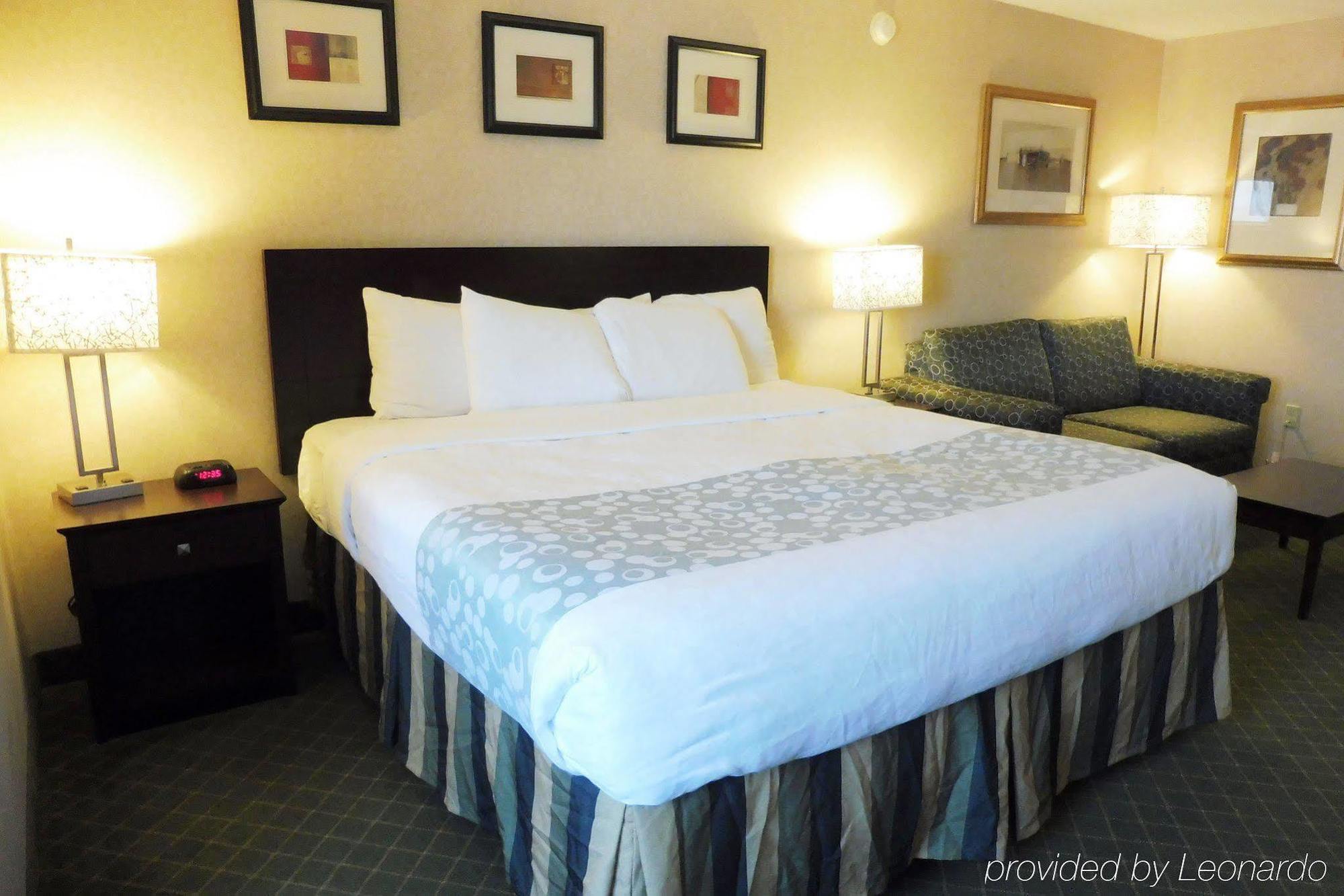 Red Roof Inn Hartford- New Britain Bagian luar foto