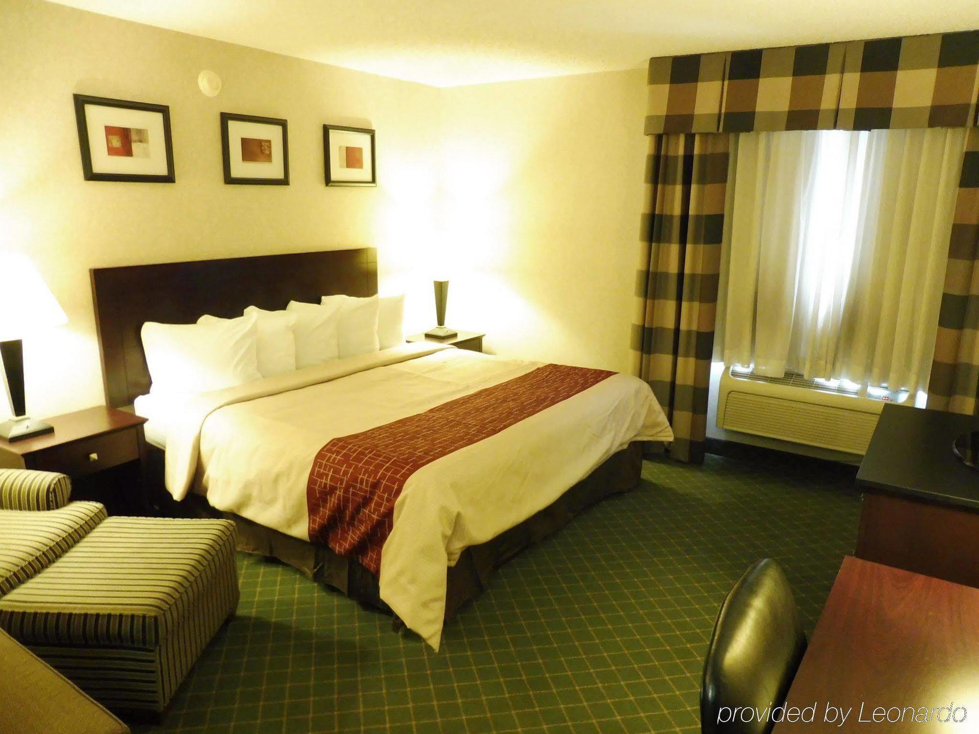 Red Roof Inn Hartford- New Britain Bagian luar foto